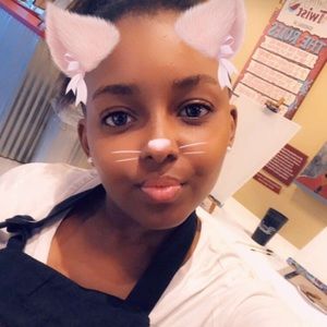 Meet your Posher, Akilah